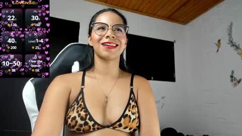 Snapshot of alisson_hoffman05 chatting on February 2025 04:37:02 PM Alisson hoffman05 online show from February 2025 04:37:02 PM