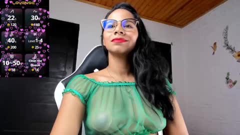 Snapshot of alisson_hoffman05 chatting on February 2025 01:25:02 PM Alisson hoffman05 online show from February 2025 01:25:02 PM