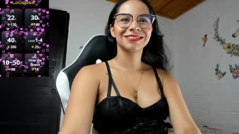 Snapshot of alisson_hoffman05 chatting on March 2025 03:59:01 PM Alisson hoffman05 online show from March 2025 03:59:01 PM