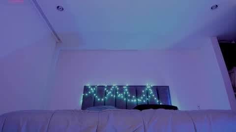 Snapshot of alisson_rocker chatting on November 2025 02:01:02 AM online show from November 2025 02:01:02 AM