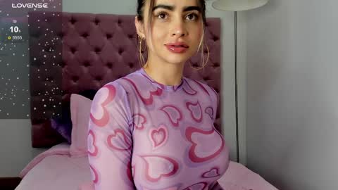 Snapshot of alissondomit chatting on February 2025 09:33:02 PM Alisson Domit online show from February 2025 09:33:02 PM