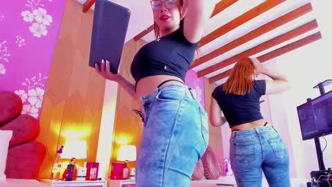 alissonpeach01 online show from October 2025 01:52:01 PM