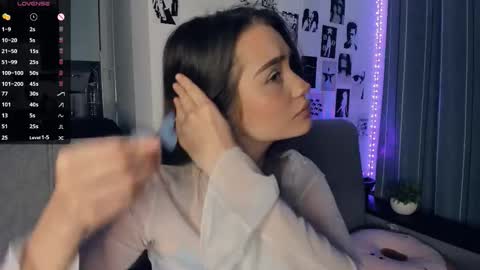 Snapshot of alivialovely chatting on November 2025 09:08:02 AM Alivia online show from November 2025 09:08:02 AM