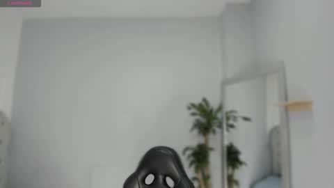 alix_18 online show from September 2025 11:09:01 AM