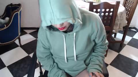 Alix online show from October 2025 01:57:01 AM