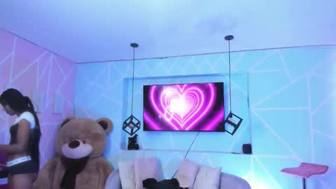 alix noa online show from February 2026 07:39:01 PM