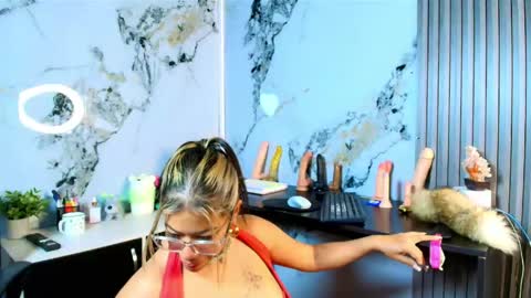 Alix online show from May 2026 01:03:02 AM