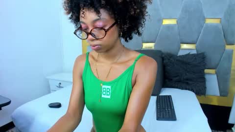 Snapshot of aliyahbrowns chatting on February 2026 07:33:02 PM Aliyah... online show from February 2026 07:33:02 PM