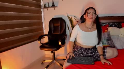 Andrea..... online show from March 2026 10:38:01 PM