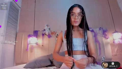 alizza_ online show from October 2025 11:46:02 AM