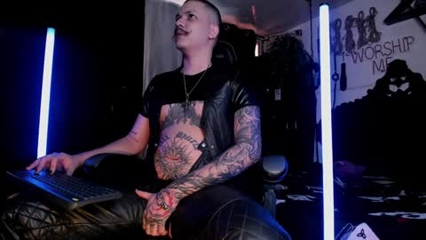 Snapshot of allanhurtss chatting on December 2024 05:33:01 PM online show from December 2024 05:33:01 PM