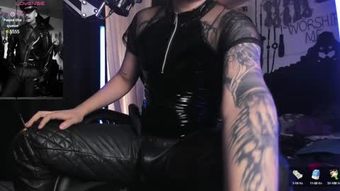 Snapshot of allanhurtss chatting on December 2024 05:46:01 PM online show from December 2024 05:46:01 PM