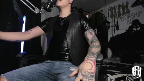 Snapshot of allanhurtss chatting on January 2025 09:31:01 PM online show from January 2025 09:31:01 PM