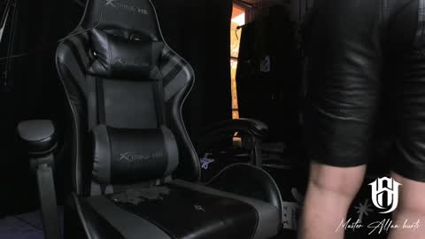 Snapshot of allanhurtss chatting on January 2025 04:48:01 PM online show from January 2025 04:48:01 PM