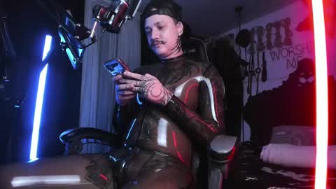 Snapshot of allanhurtss chatting on March 2025 01:01:02 AM online show from March 2025 01:01:02 AM