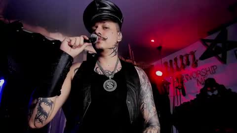 Snapshot of allanhurtss chatting on September 2025 04:33:02 PM online show from September 2025 04:33:02 PM