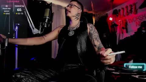 Snapshot of allanhurtss chatting on October 2025 05:57:02 PM online show from October 2025 05:57:02 PM