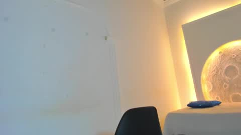 Allanna online show from December 2024 03:33:02 PM