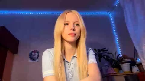 Lina online show from November 2025 03:18:02 PM