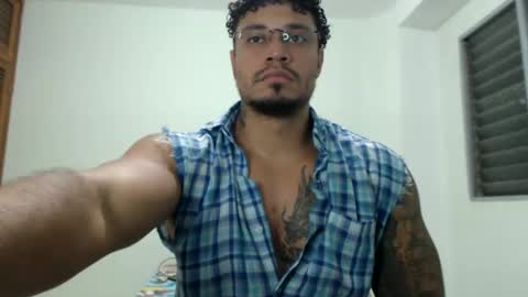 allen_ferrer10 online show from May 2026 03:00:01 AM