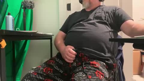 Allergictolove online show from January 2025 11:19:01 PM