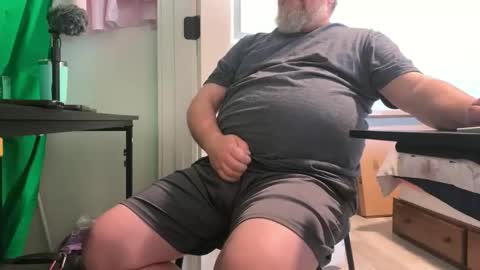 Allergictolove online show from October 2025 04:26:01 PM