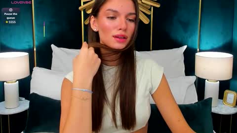 Lexi online show from October 2025 05:27:01 AM