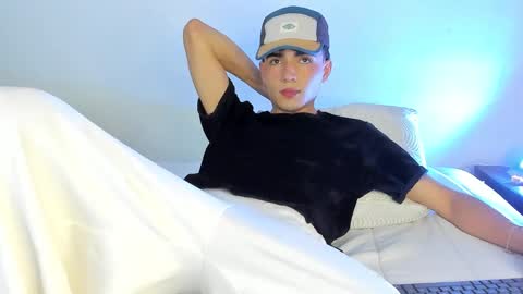 Snapshot of allexserrano chatting on October 2025 11:58:01 PM Allex online show from October 2025 11:58:01 PM