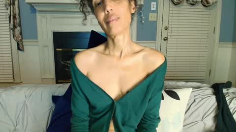 Snapshot of allgood4u chatting on October 2025 03:27:01 AM wishlist on bio online show from October 2025 03:27:01 AM