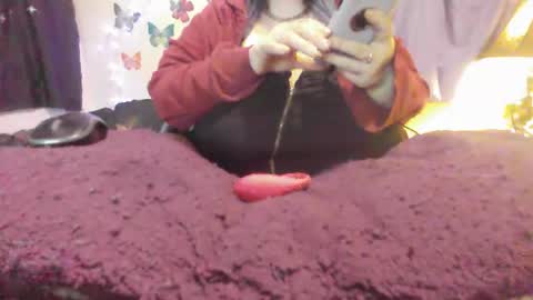 Alli Kat online show from December 2024 11:44:01 AM