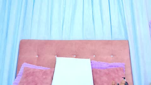 Allicia online show from December 2025 07:20:02 PM