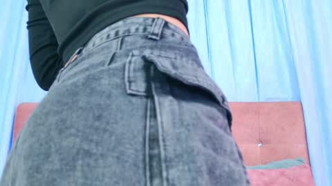 Allicia online show from December 2025 07:33:02 PM