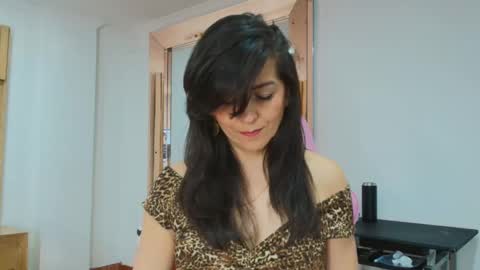 Aliie  online show from October 2025 11:39:01 AM