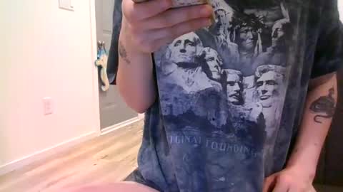 Snapshot of alliebearx chatting on January 2025 05:00:01 AM alliebearx online show from January 2025 05:00:01 AM
