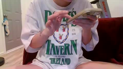 Snapshot of alliebearx chatting on January 2025 05:13:01 AM alliebearx online show from January 2025 05:13:01 AM
