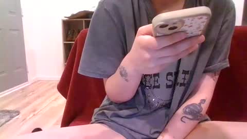 Snapshot of alliebearx chatting on January 2025 04:58:02 AM alliebearx online show from January 2025 04:58:02 AM