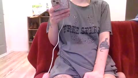 Snapshot of alliebearx chatting on January 2025 05:41:02 AM alliebearx online show from January 2025 05:41:02 AM