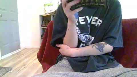 Snapshot of alliebearx chatting on January 2025 09:47:02 PM alliebearx online show from January 2025 09:47:02 PM