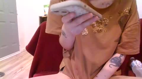 Snapshot of alliebearx chatting on February 2025 05:47:02 PM alliebearx online show from February 2025 05:47:02 PM