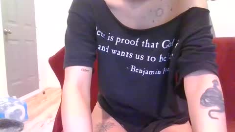 Snapshot of alliebearx chatting on February 2025 05:46:01 PM alliebearx online show from February 2025 05:46:01 PM