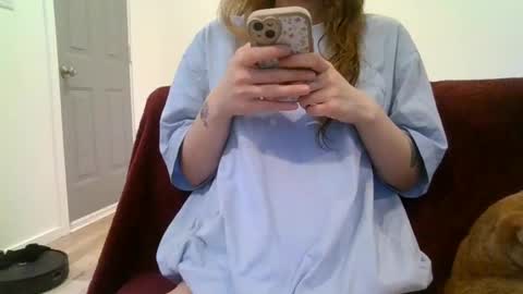 Snapshot of alliebearx chatting on February 2025 06:37:01 PM alliebearx online show from February 2025 06:37:01 PM