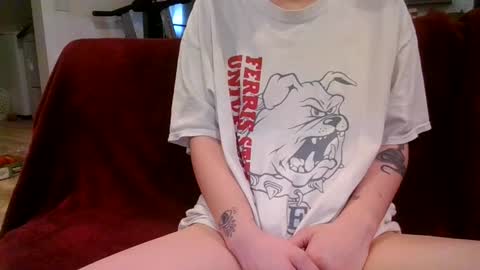 Snapshot of alliebearx chatting on February 2025 12:38:02 AM alliebearx online show from February 2025 12:38:02 AM
