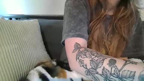 alliebearx online show from April 2026 08:07:01 PM