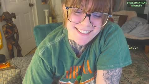 Snapshot of allieberrybb chatting on December 2024 03:06:01 AM bb online show from December 2024 03:06:01 AM