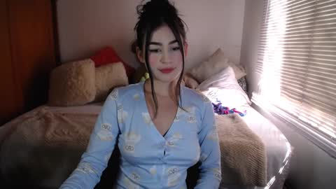 Allie  online show from December 2024 04:06:01 PM