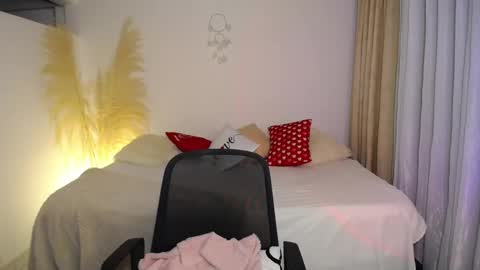 Allie  online show from April 2026 12:29:02 PM