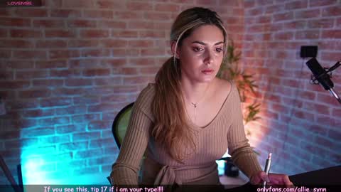 Snapshot of alliesynns chatting on January 2025 06:49:02 AM Allie online show from January 2025 06:49:02 AM