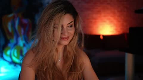 Snapshot of alliesynns chatting on February 2025 04:36:02 AM Allie online show from February 2025 04:36:02 AM