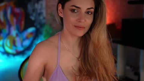 Snapshot of alliesynns chatting on February 2025 08:09:02 AM Allie online show from February 2025 08:09:02 AM