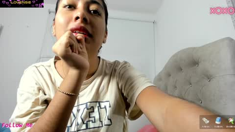 Snapshot of allison_18_ chatting on December 2024 10:05:02 AM Nana online show from December 2024 10:05:02 AM